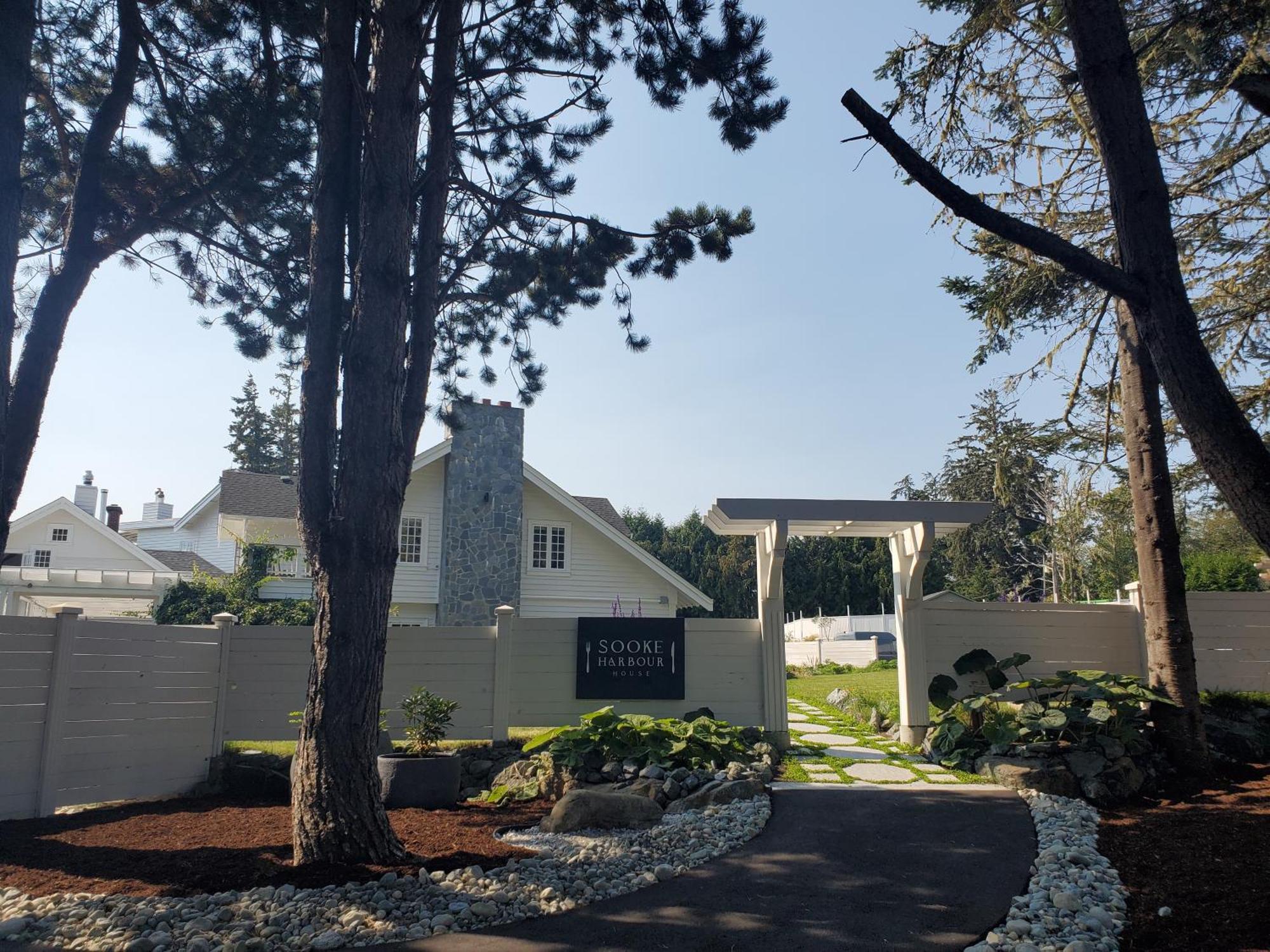 ホテル Sooke Harbour House エクステリア 写真