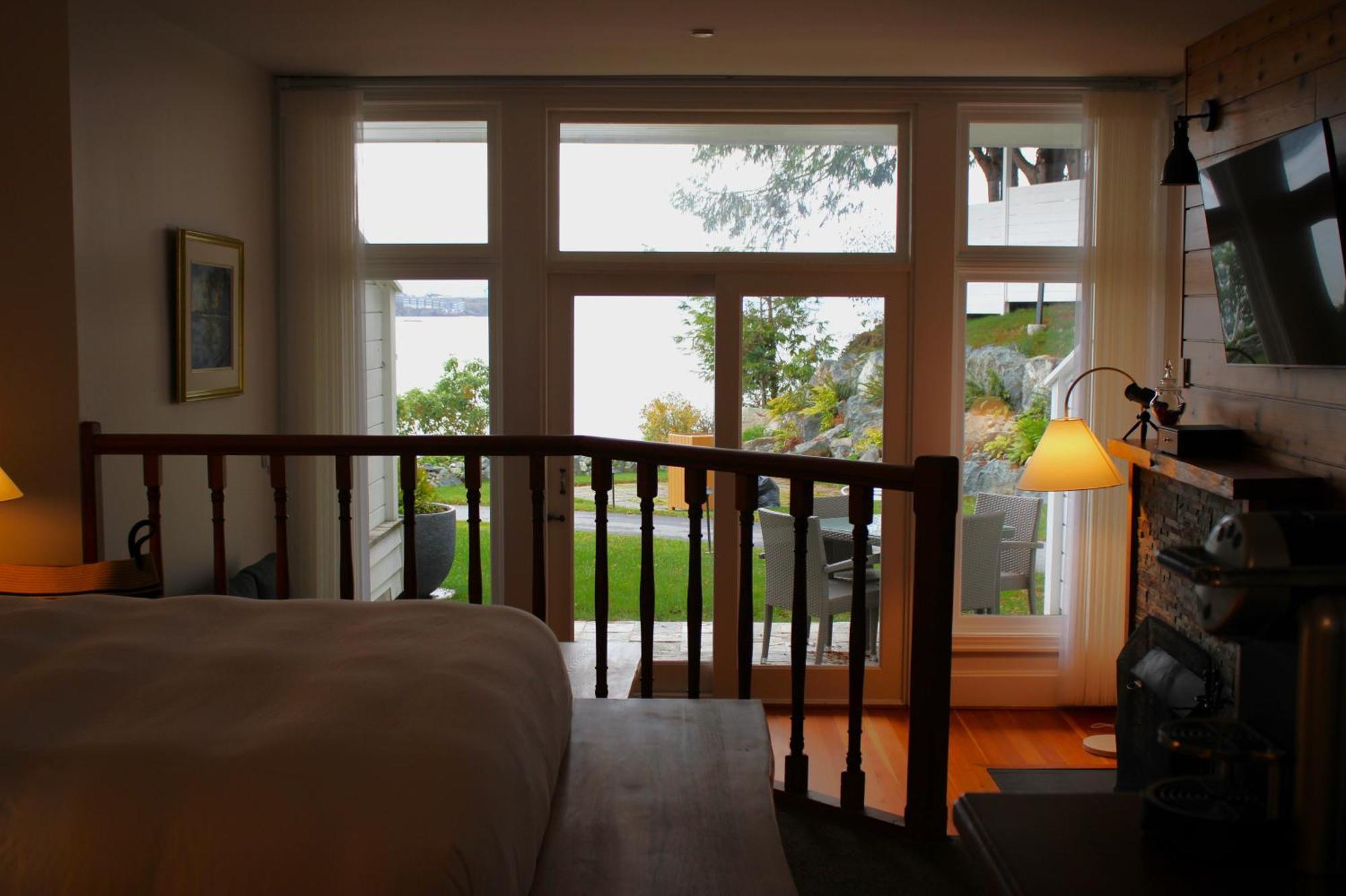 ホテル Sooke Harbour House エクステリア 写真