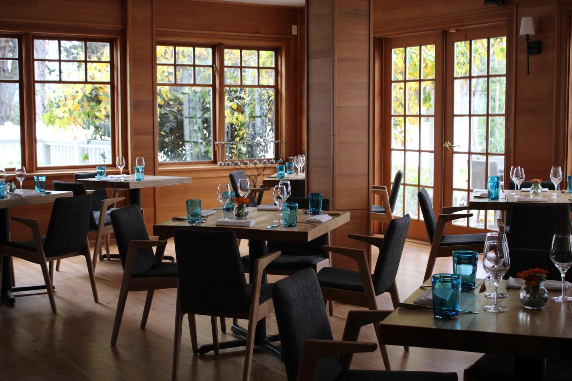 ホテル Sooke Harbour House エクステリア 写真